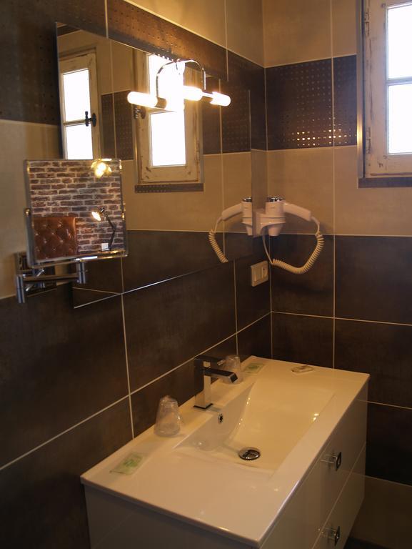 Hotel Les Hauts De Moureze Phòng bức ảnh