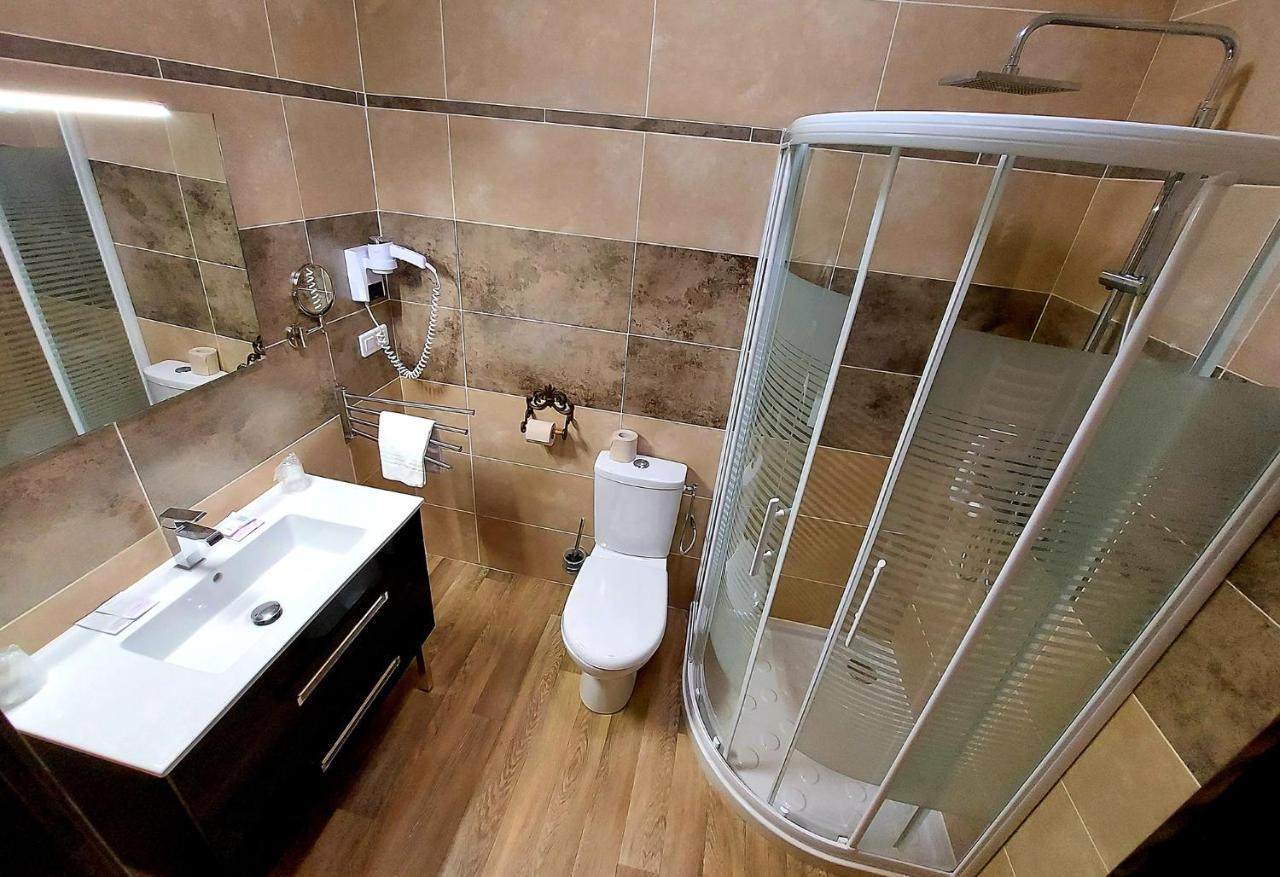 Hotel Les Hauts De Moureze Ngoại thất bức ảnh