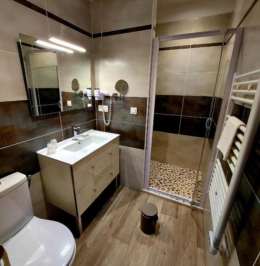 Hotel Les Hauts De Moureze Ngoại thất bức ảnh